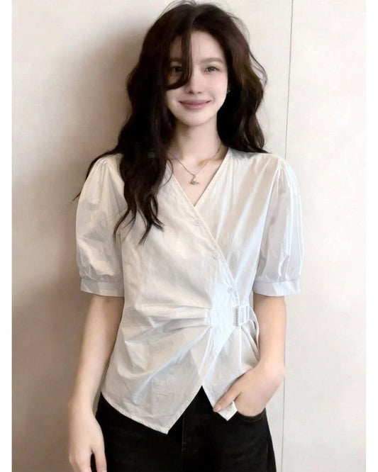 Camicia Bianca Drappeggiata con Scollo V