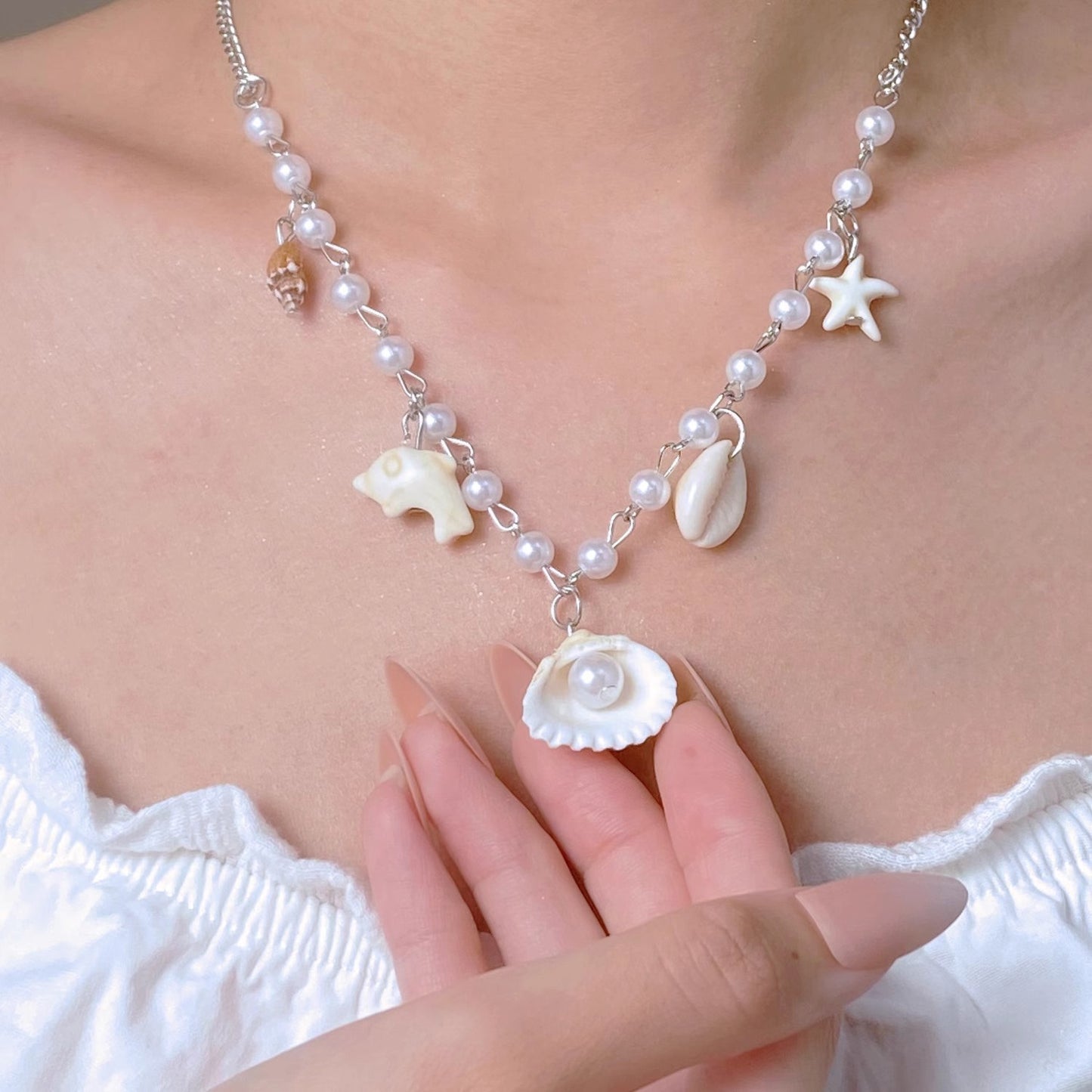 Collana Estiva con Dettagli Dorati - SLK