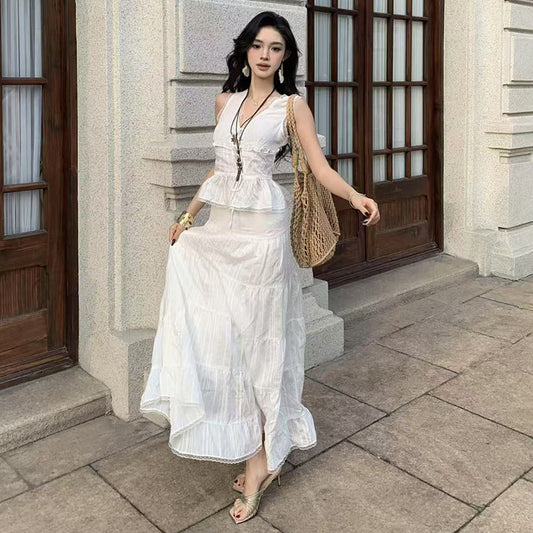 Completo resort bianco con top e gonna lunga